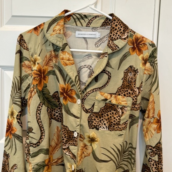 Desmond & Dempsey Leopard Pajama Top - Picture 3 of 12